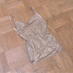 NWT SNDYS Crystal Embellished Chain Detail Sunset Dress Metallic Gold